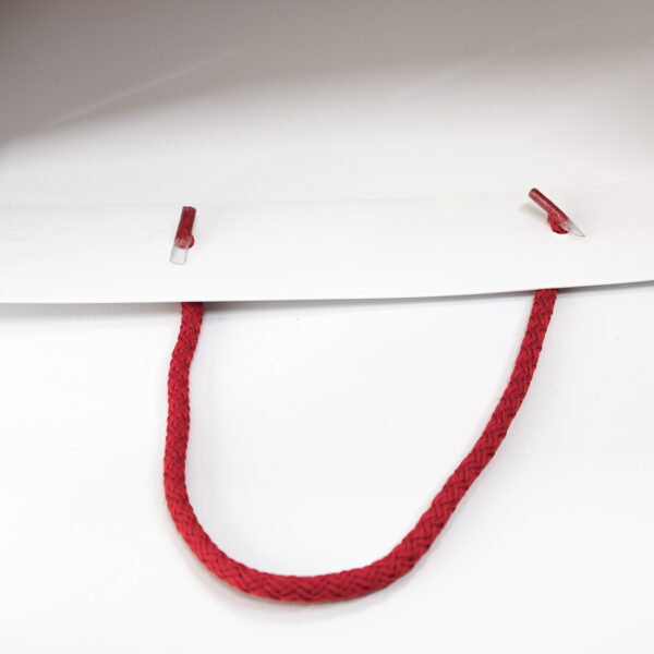 Cordão para alça de sacos com terminal